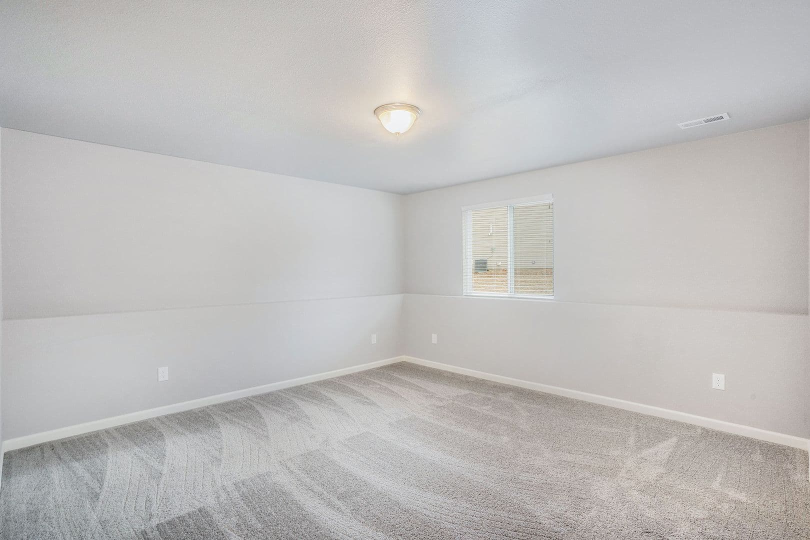Linden House: 16625 Bedington Dr
