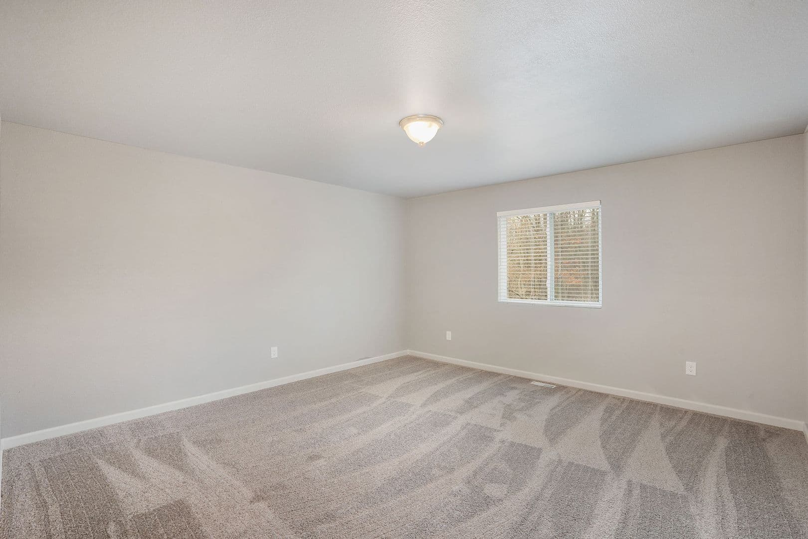 Linden House: 16625 Bedington Dr