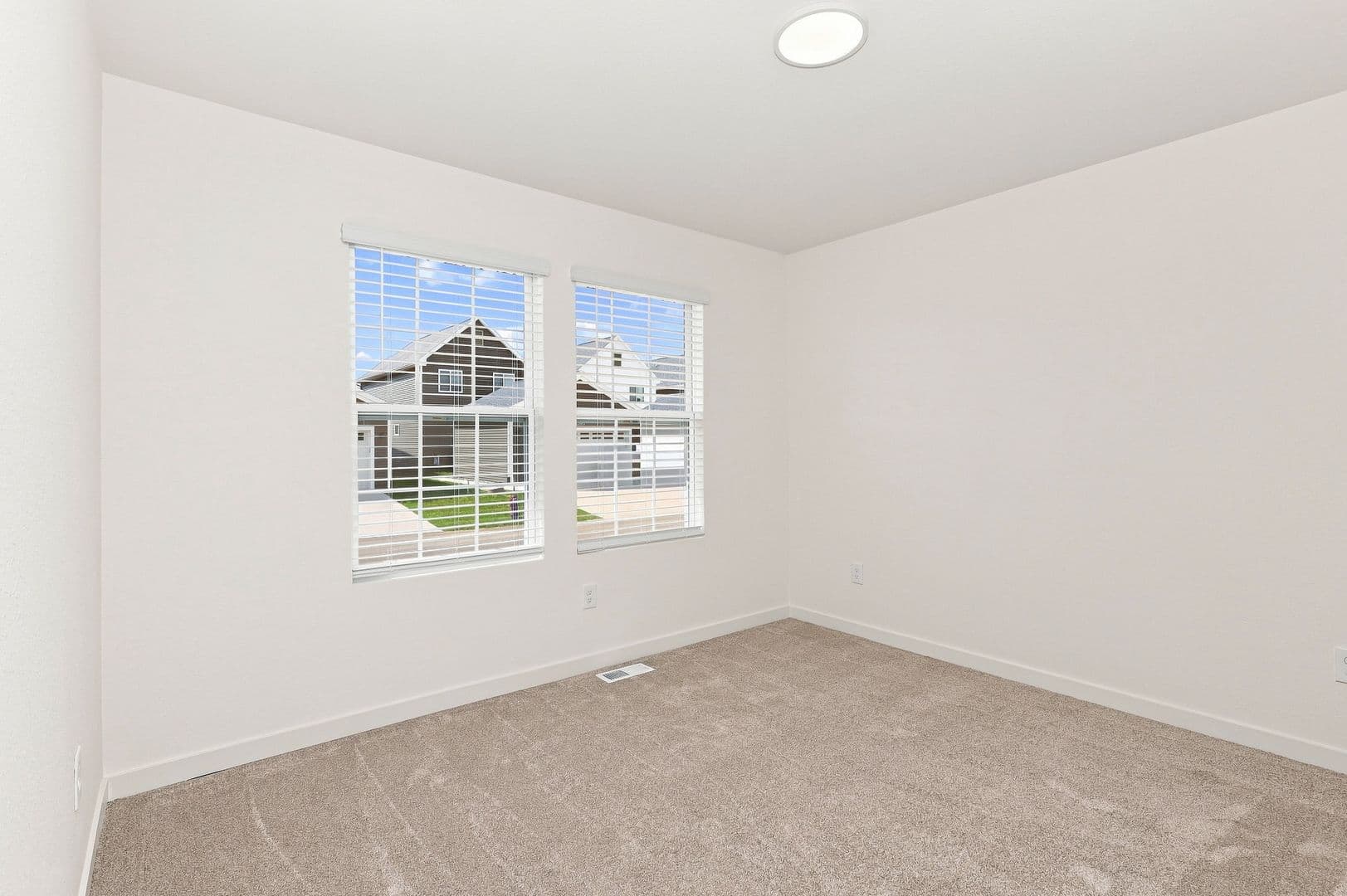 Plymouth House: 940 Dora Lane