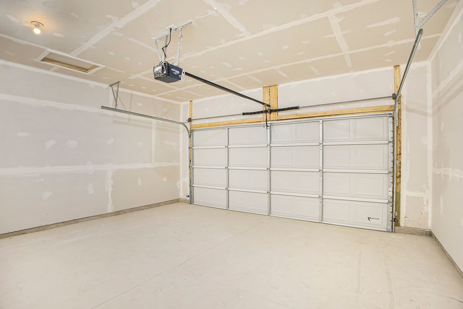 Lansing House: 6120 Tigris Avenue
