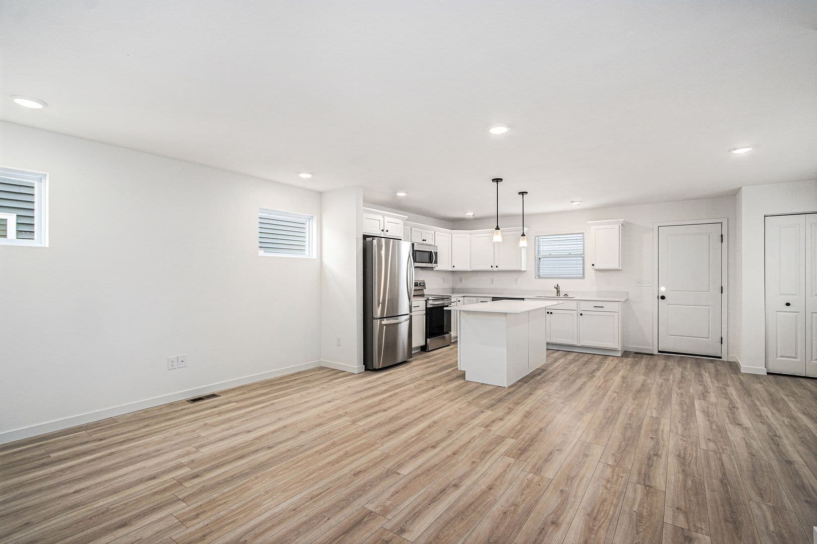 Lansing House: 6122 Aurelius Road