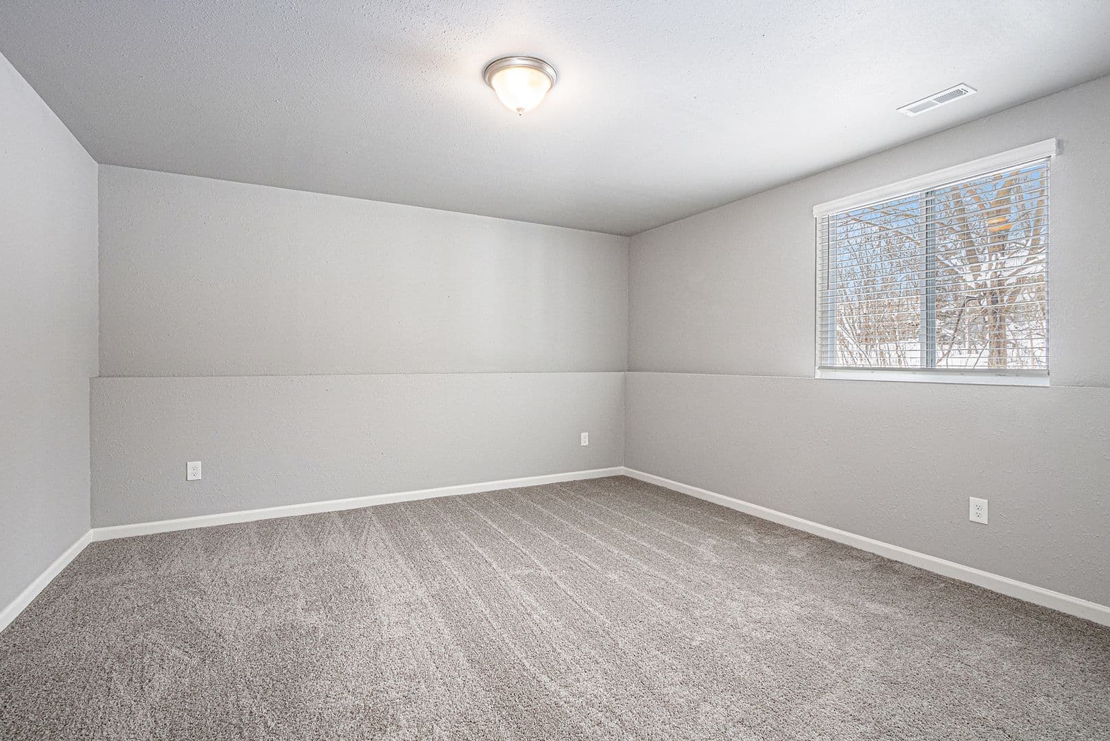 Knox House: 1111 Henry Drive