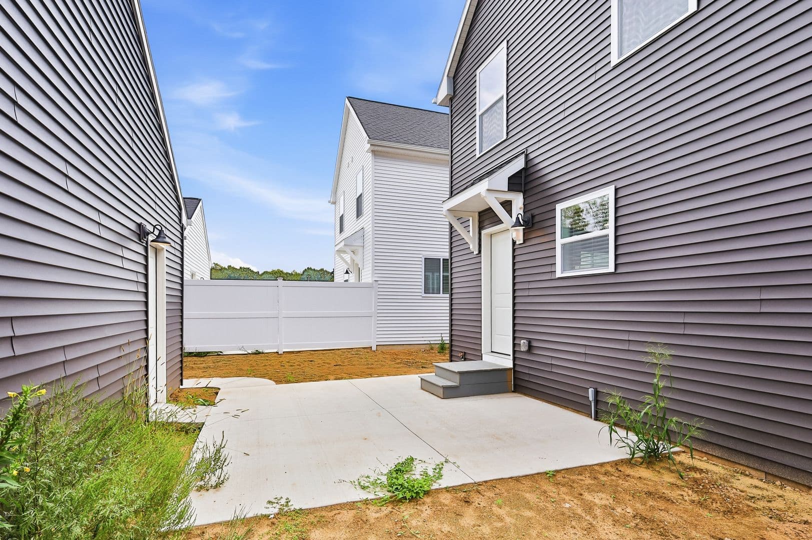 Lansing House: 6131 Tigris Avenue