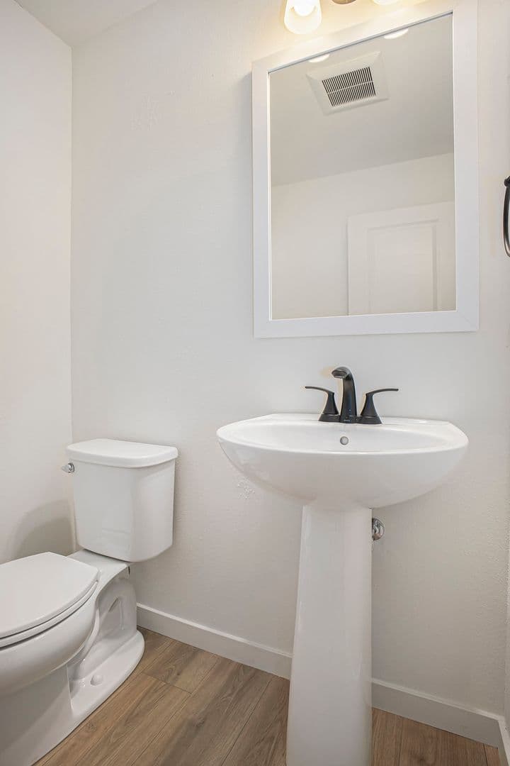 Lansing House: 6120 Tigris Avenue