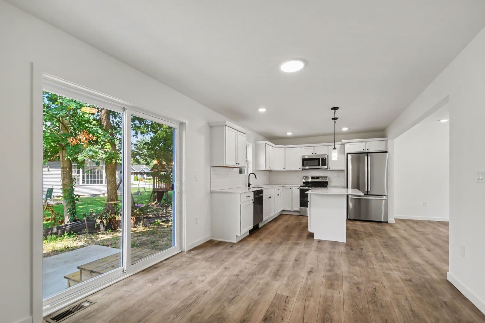 Eaton Rapids House: 614 St. Andrews Drive