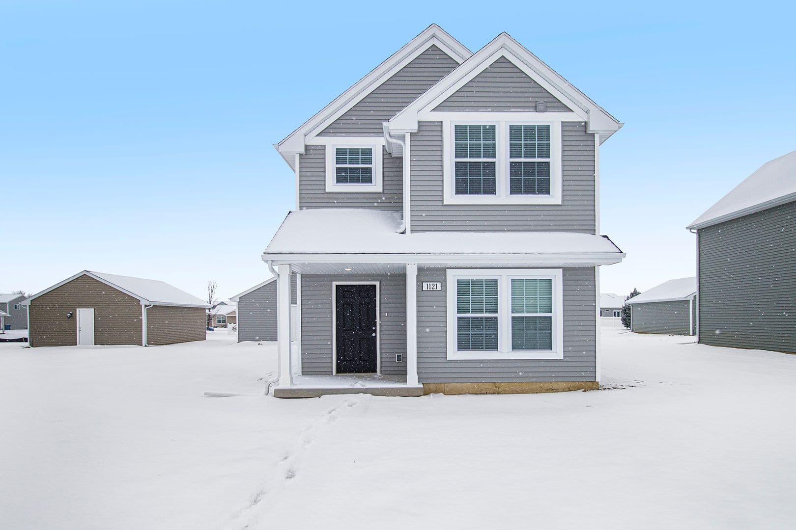 Plymouth House: 940 Dora Lane
