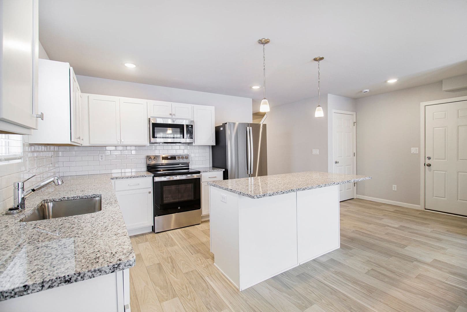 Plymouth House: 910 Dora Lane