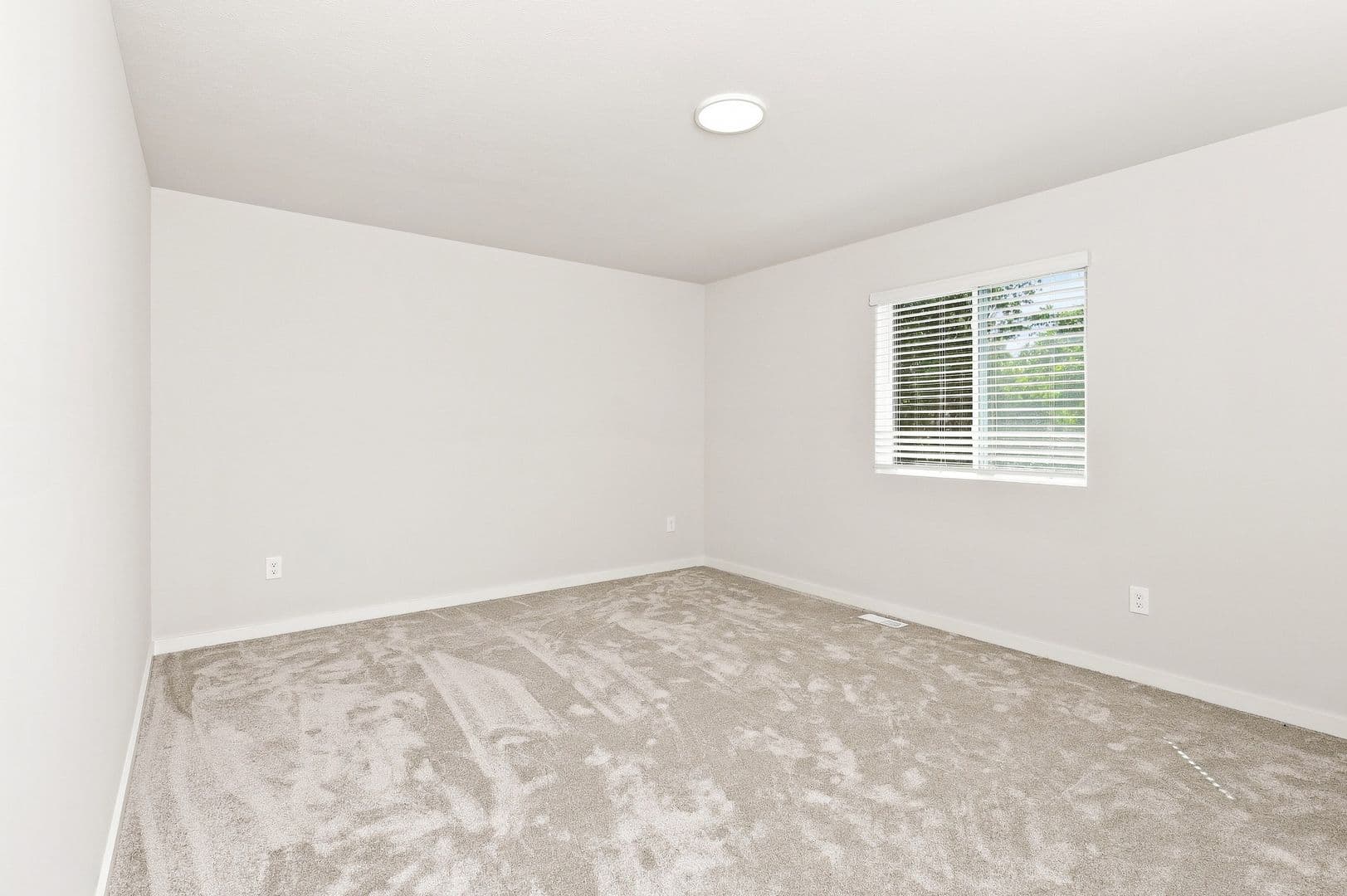 Portage House: 8180 Crestbrook Court