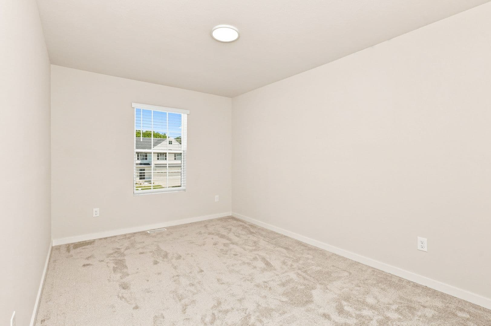 Portage House: 8210 Crestbrook Court