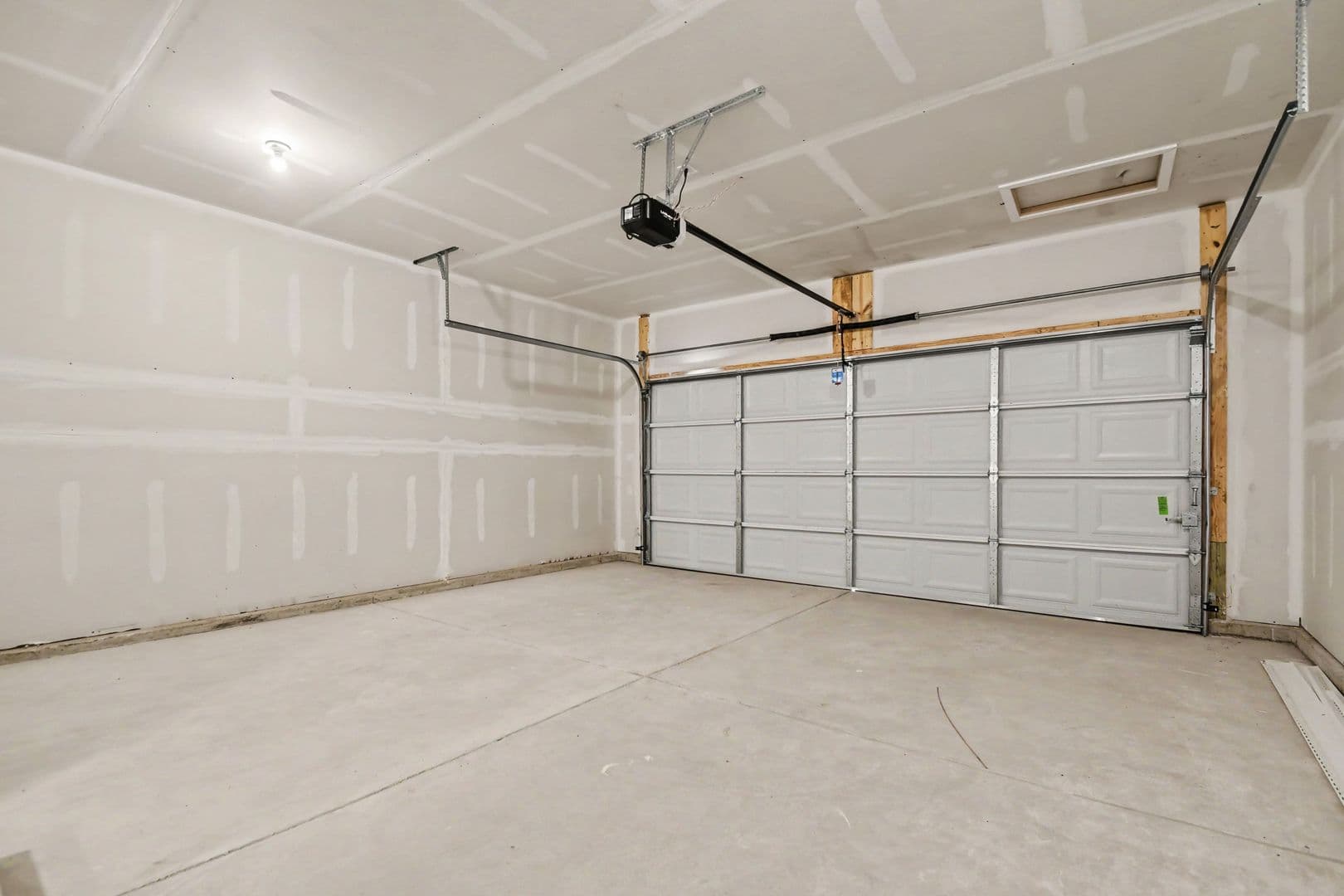Eaton Rapids House: 614 St. Andrews Drive