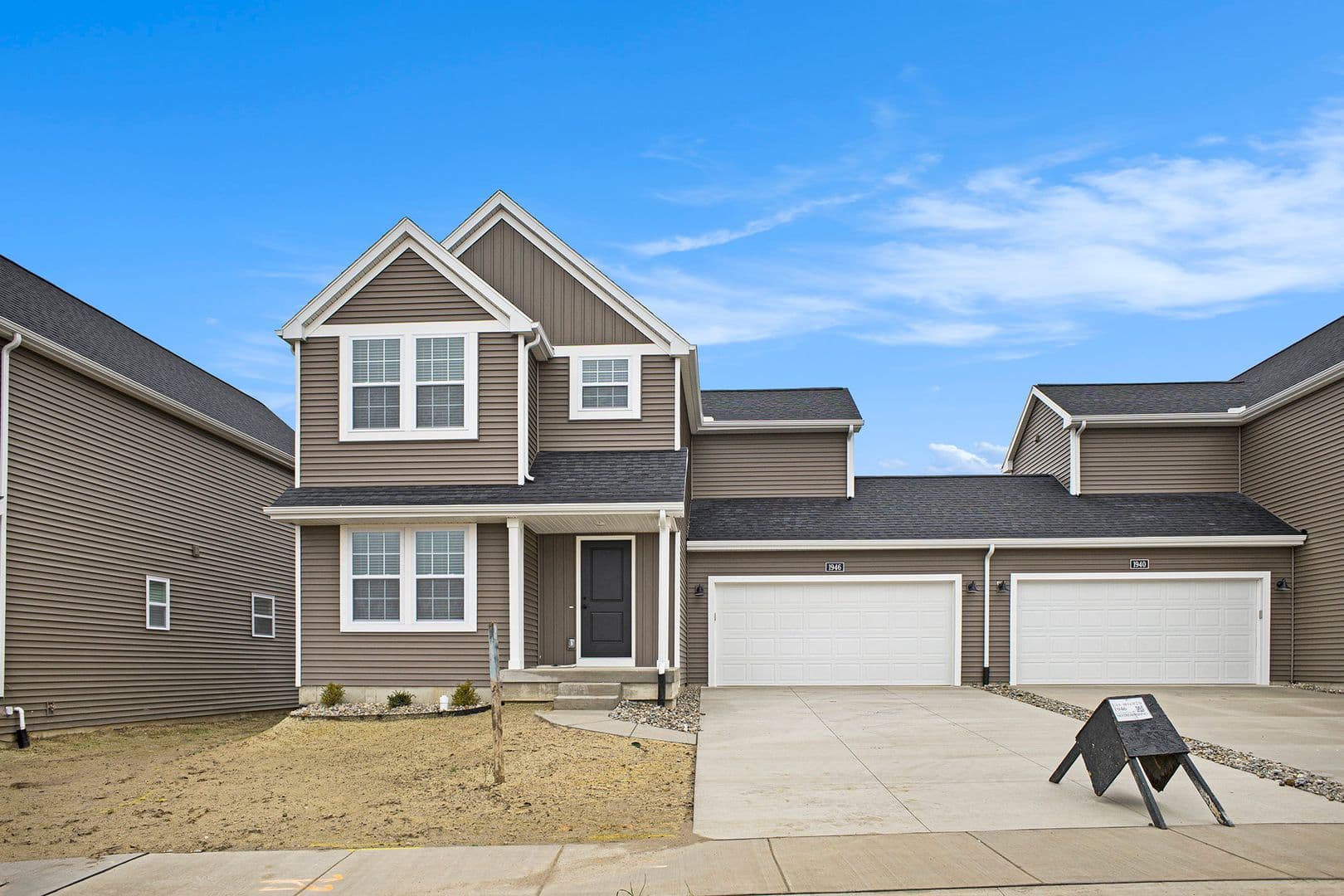 Lansing House: 6120 Tigris Avenue