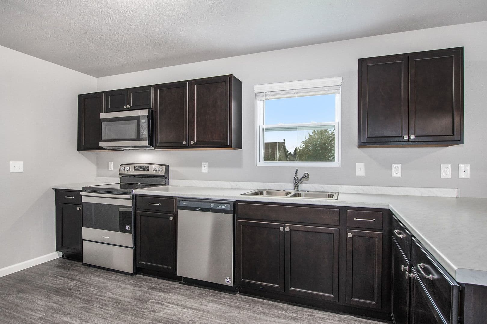 Springfield House: 505 Avalon Court