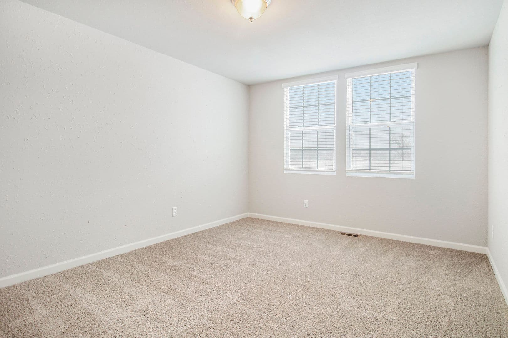 Plymouth House: 940 Dora Lane
