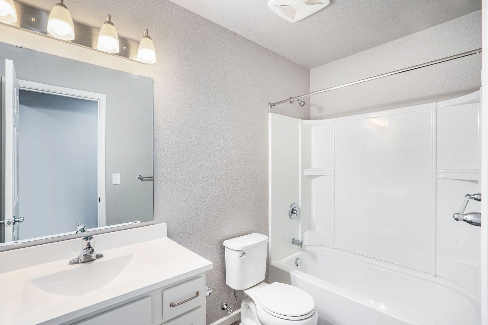 Linden House: 16625 Bedington Dr
