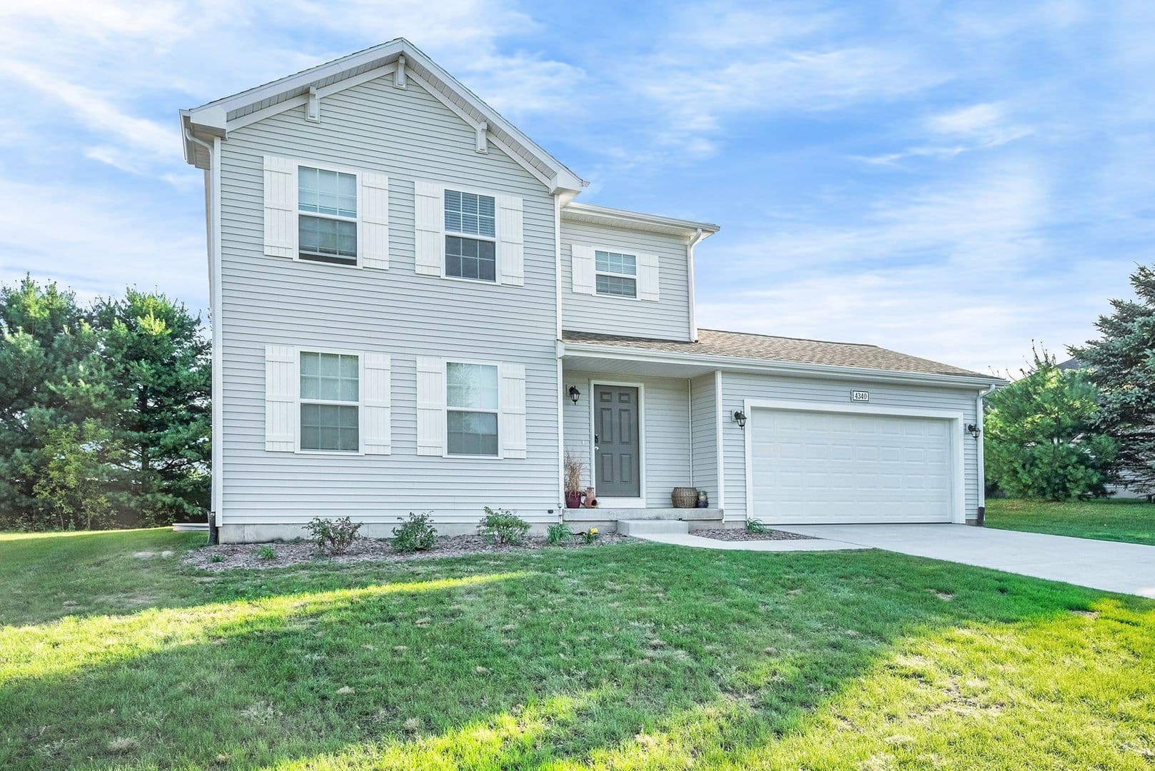 Lapeer House: 2692 Berkshire Street