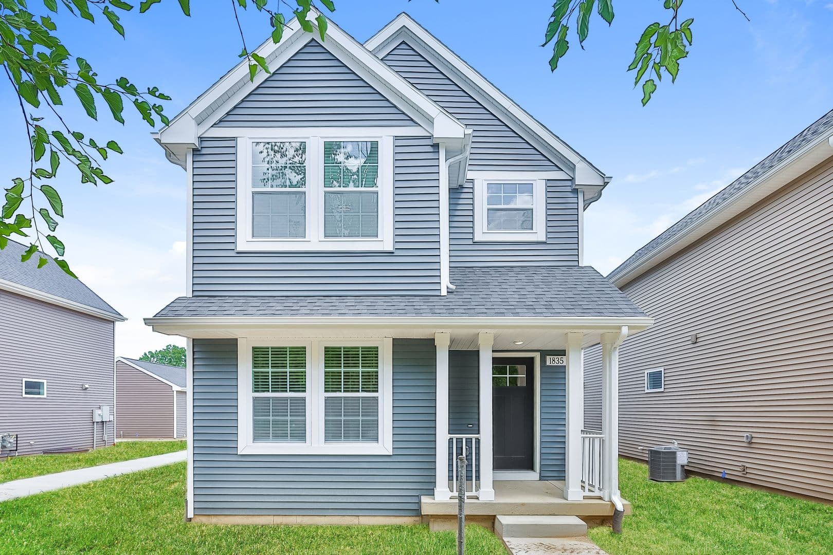 Portage House: 1906 Kingfisher Circle