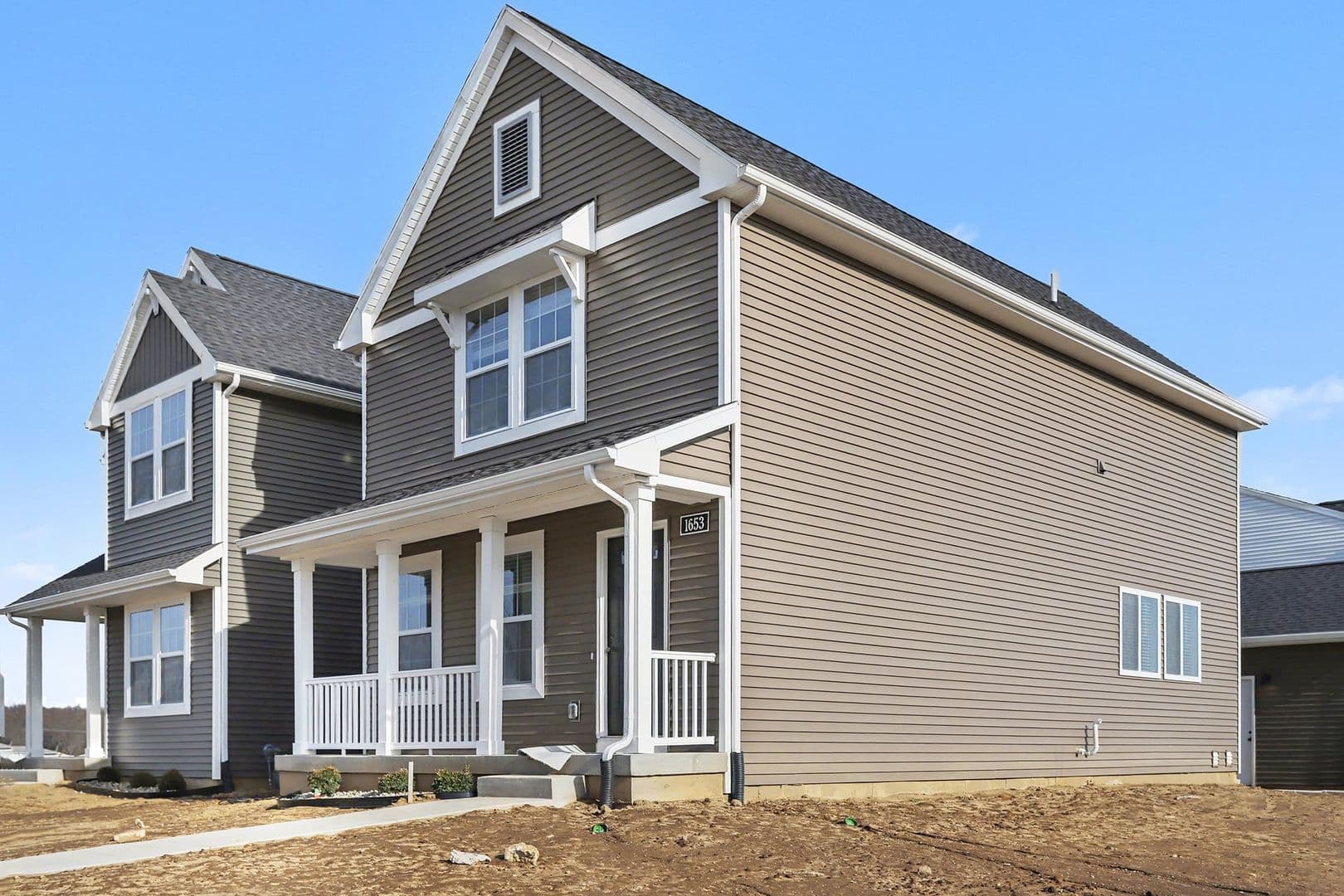 Portage House: 1912 Kingfisher Circle