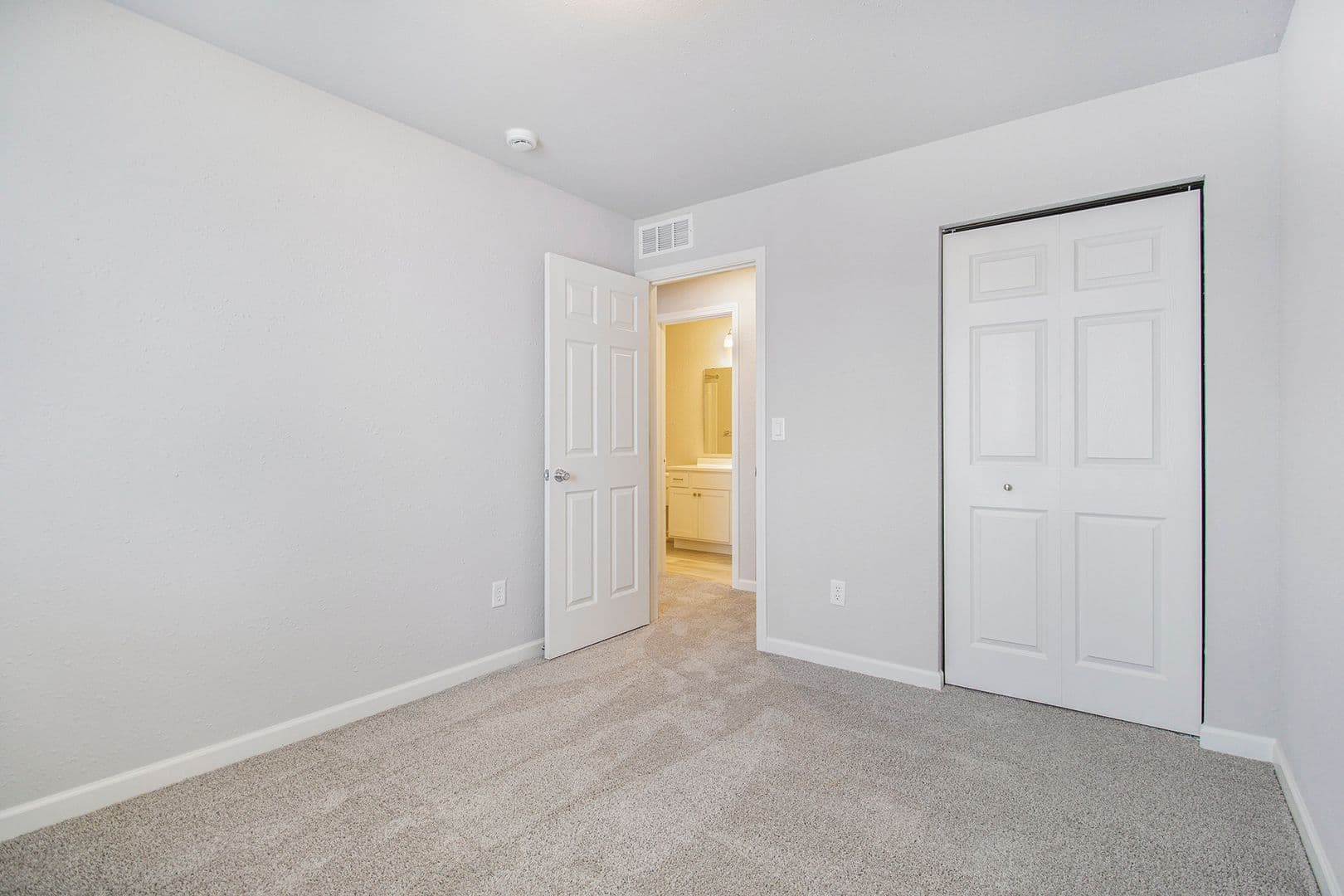 Plymouth House: 940 Dora Lane