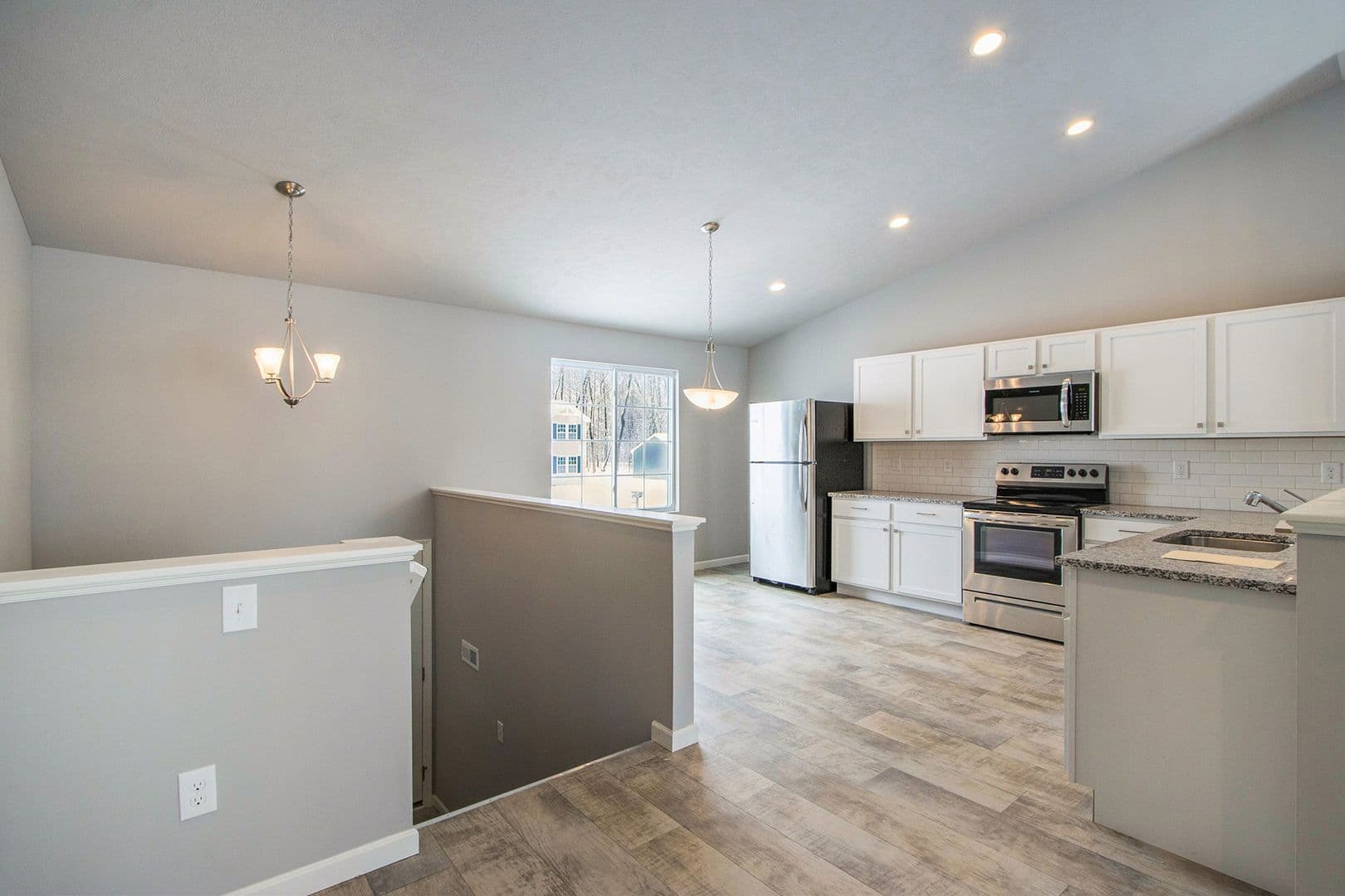 Mattawan House: 25438 Forest Lane