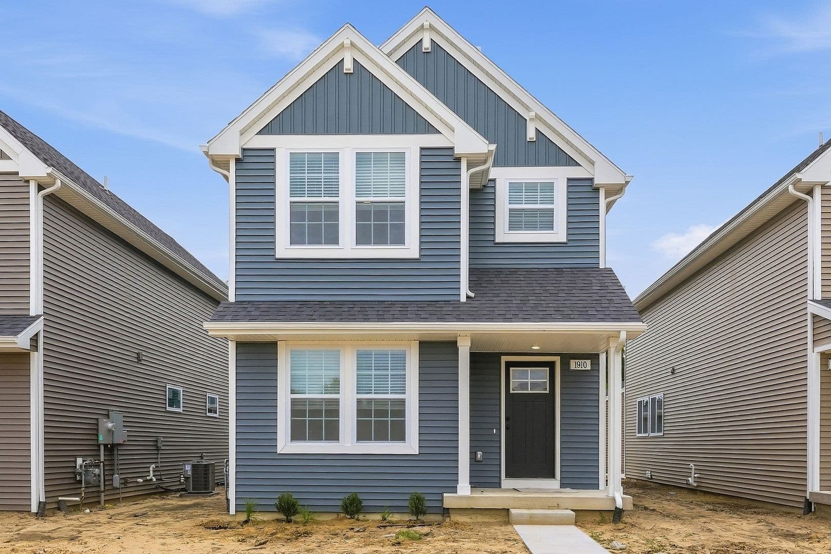Portage House: 1910 Kingfisher Circle