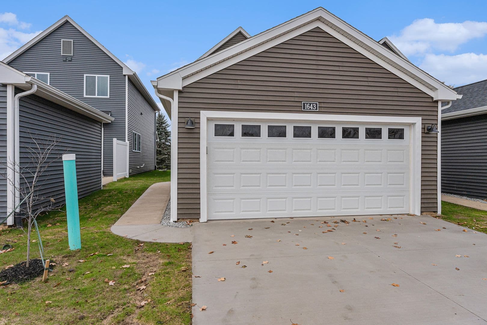South Bend House: 517 Leland Avenue