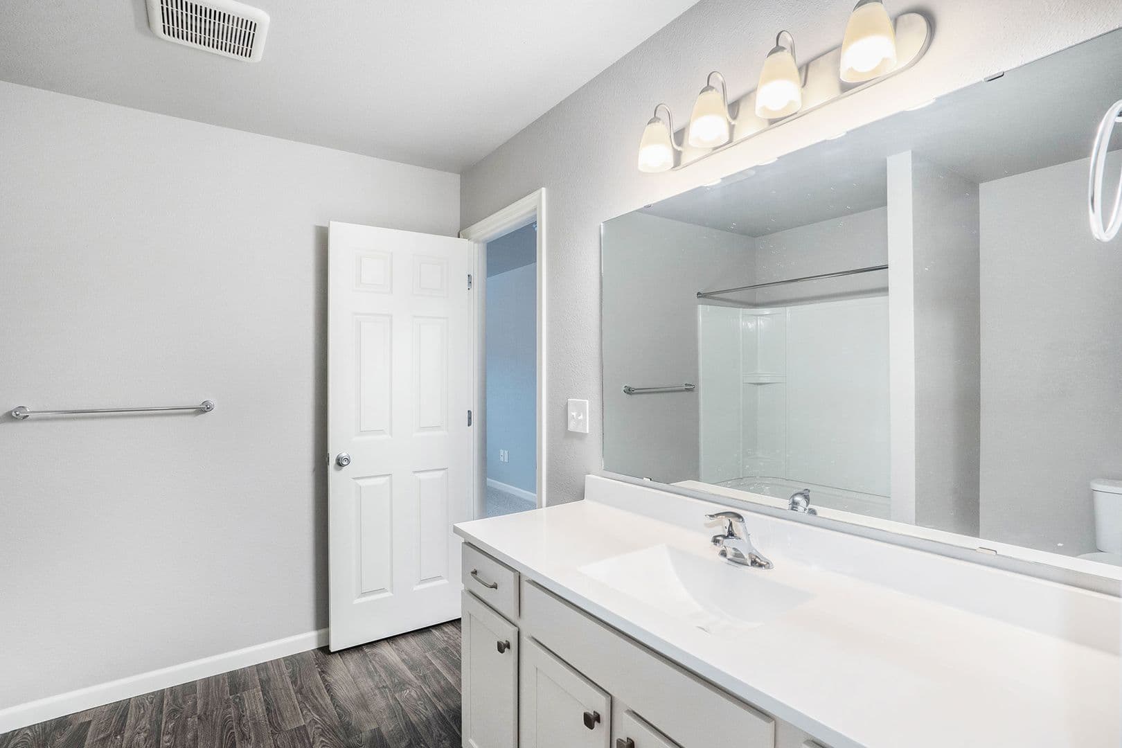 Linden House: 16625 Bedington Dr
