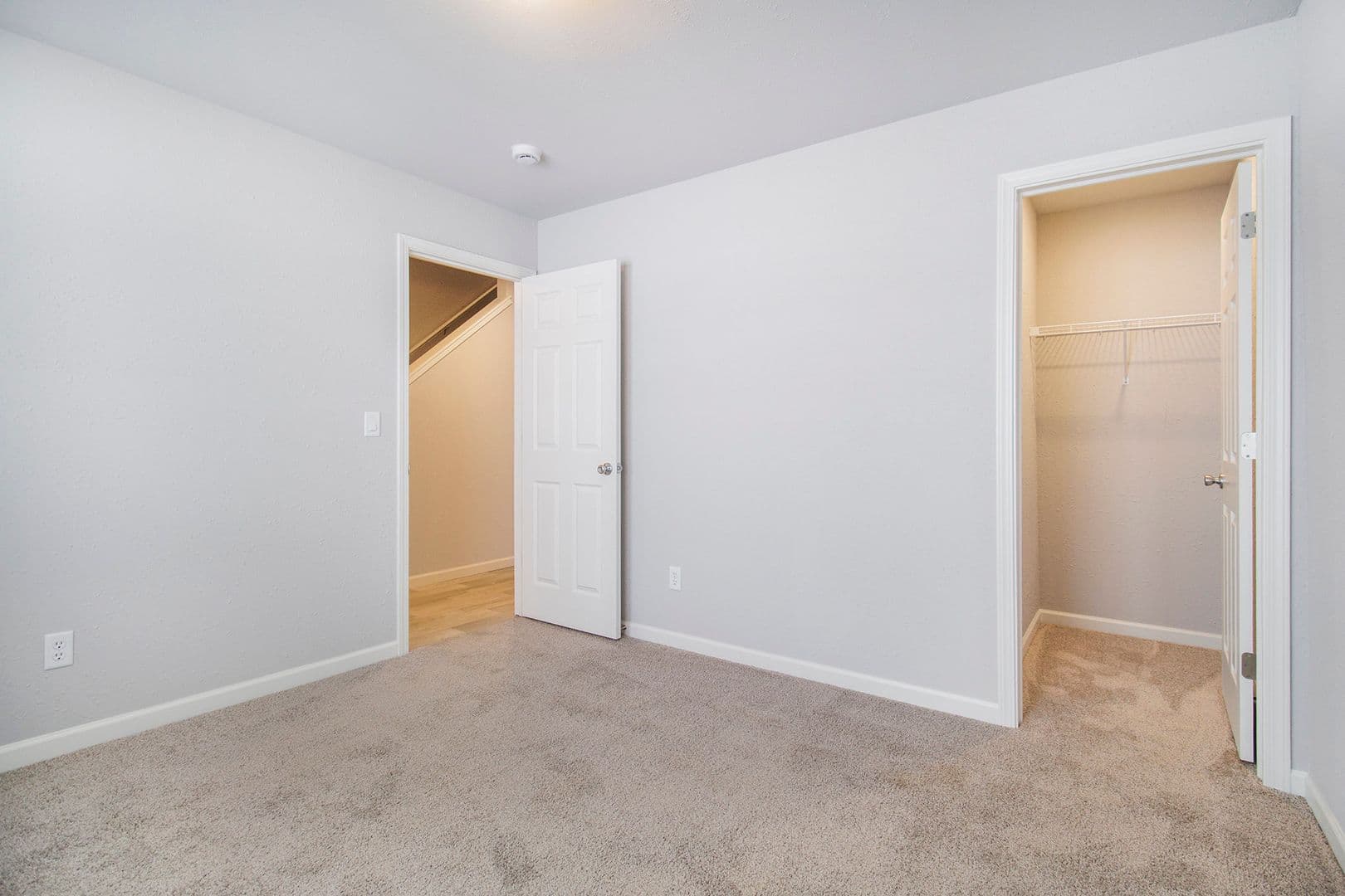 Plymouth House: 940 Dora Lane