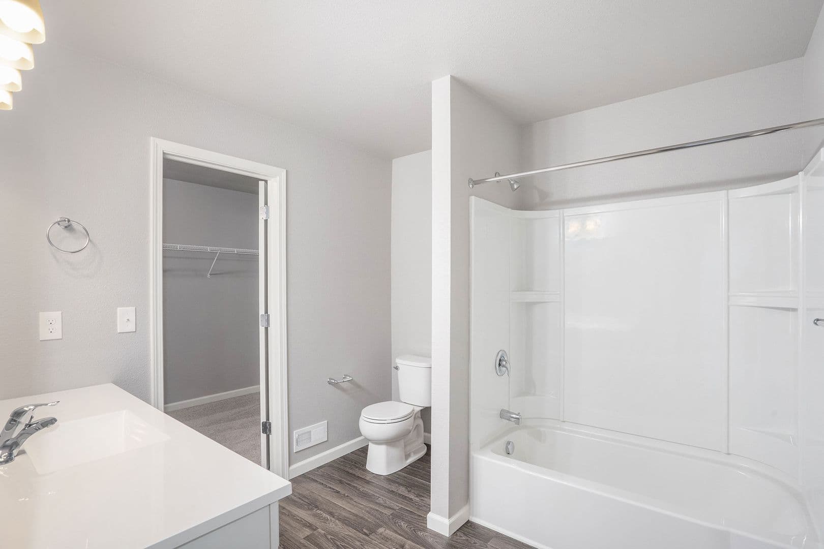 Linden House: 16625 Bedington Dr