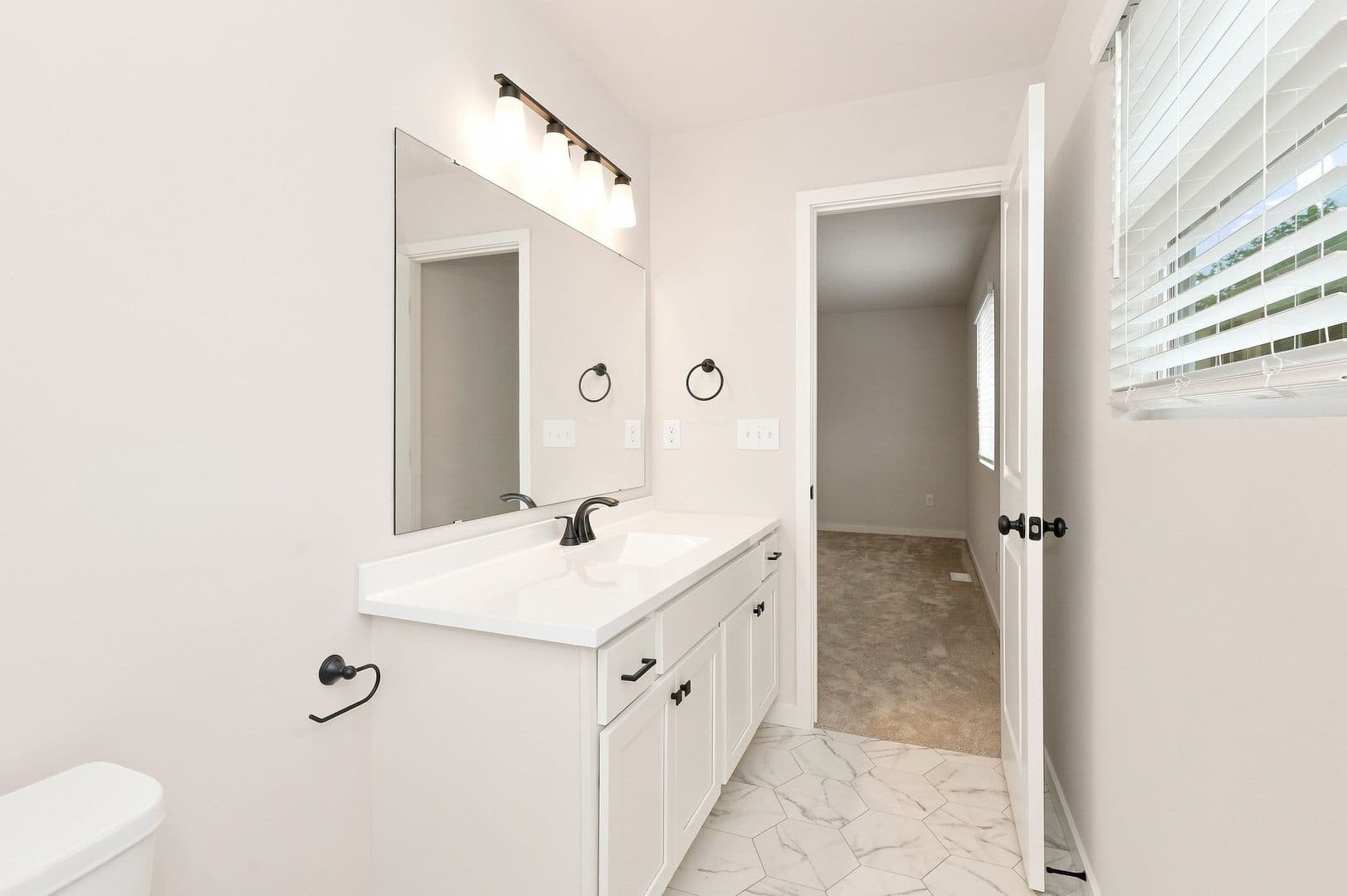 Portage House: 8180 Crestbrook Court