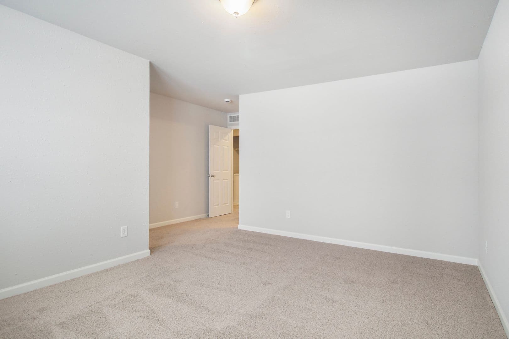 Plymouth House: 940 Dora Lane
