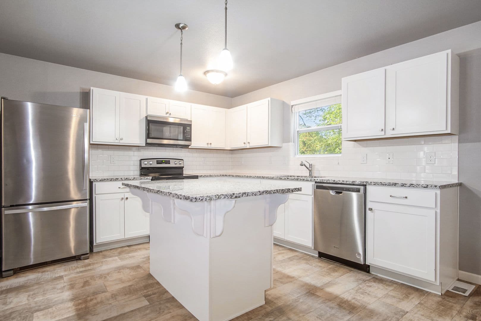 Watervliet House: 1002 Richard Avenue