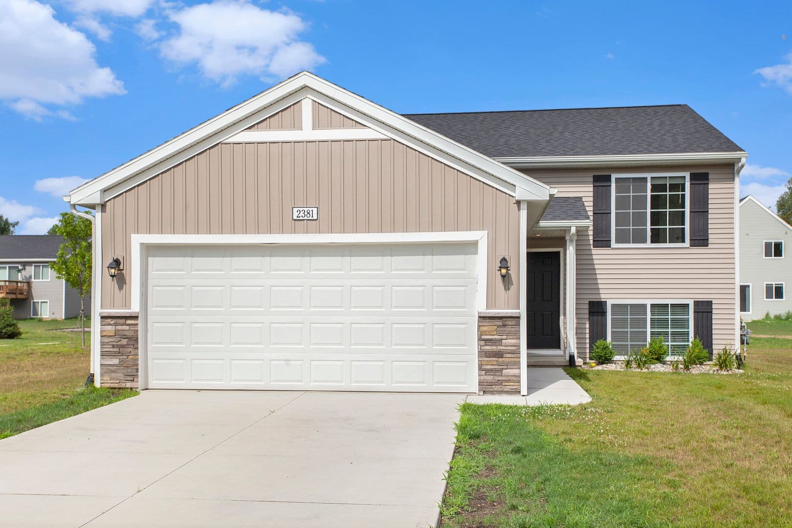 Watervliet House: 485 River Oak Drive