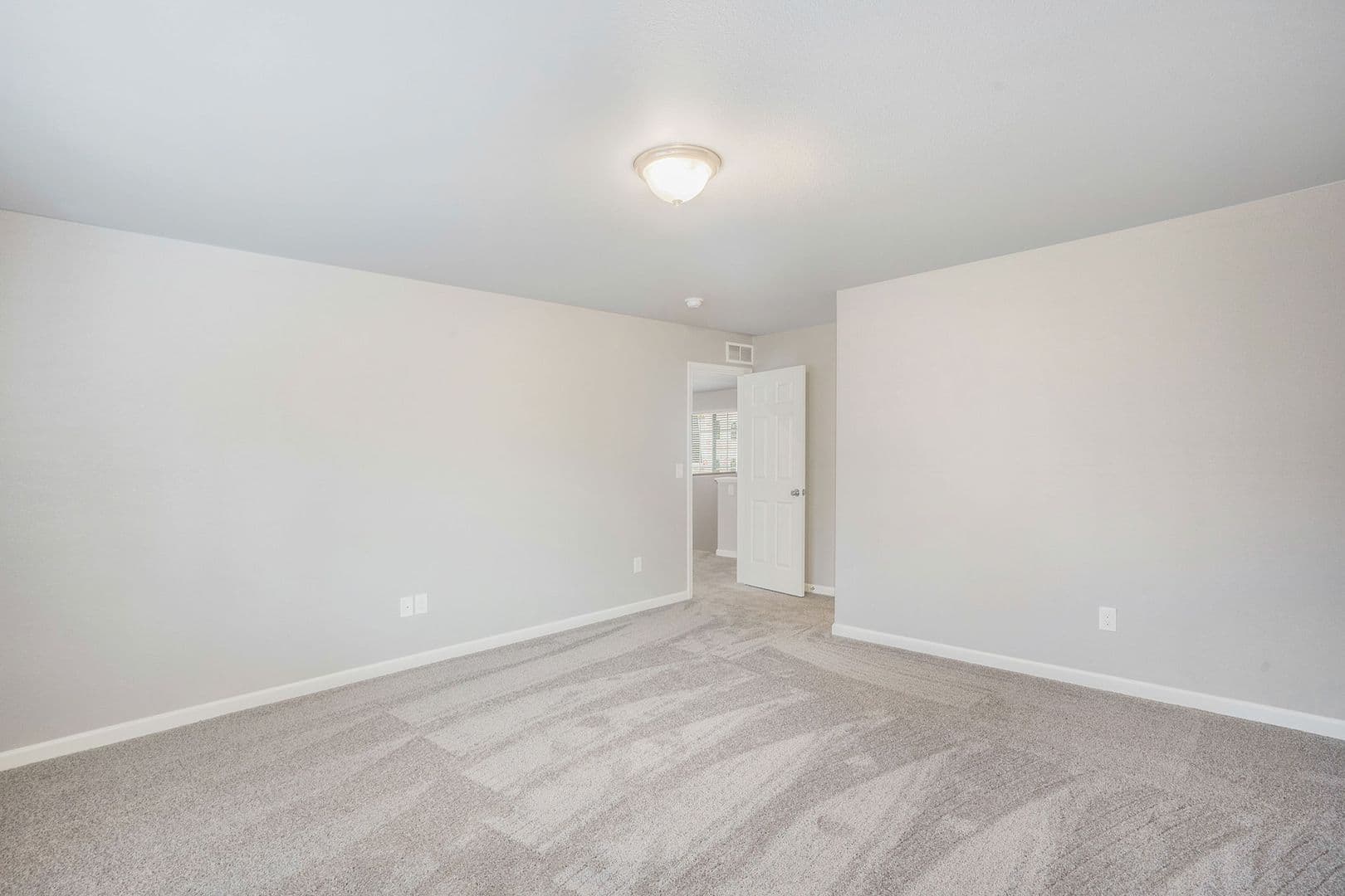 Linden House: 16625 Bedington Dr