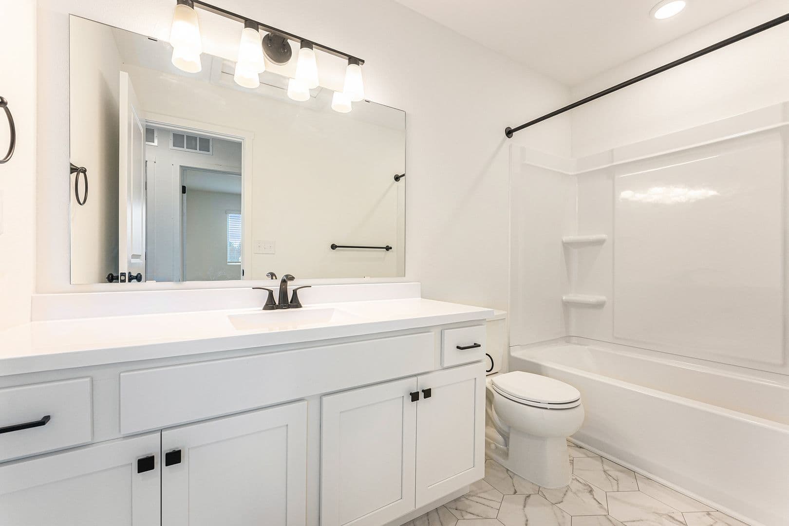 South Bend House: 517 Leland Avenue