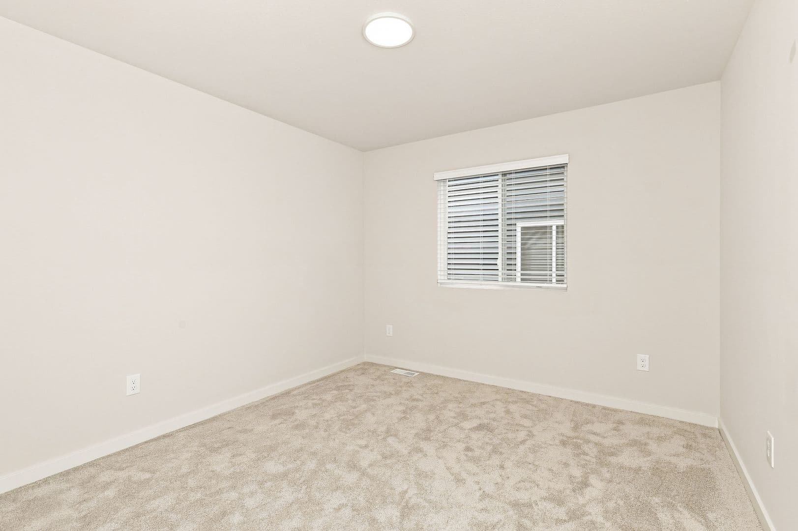 Portage House: 8180 Crestbrook Court