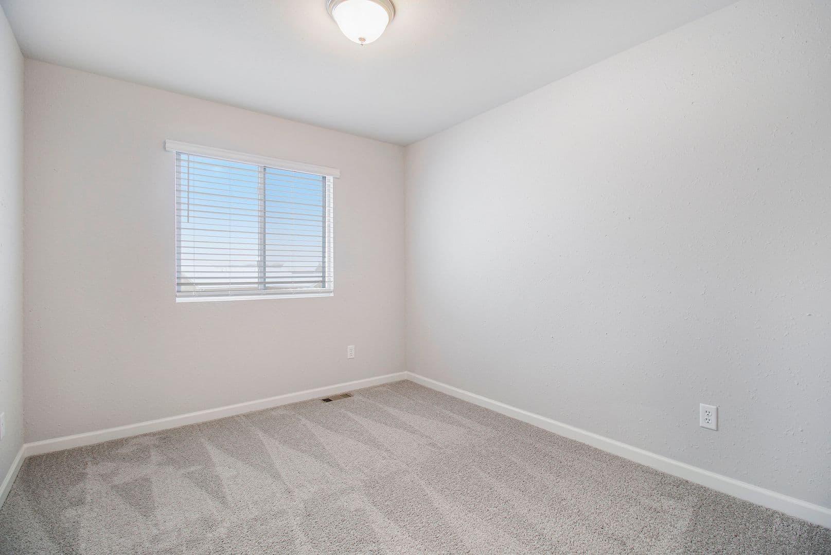 Plymouth House: 910 Dora Lane