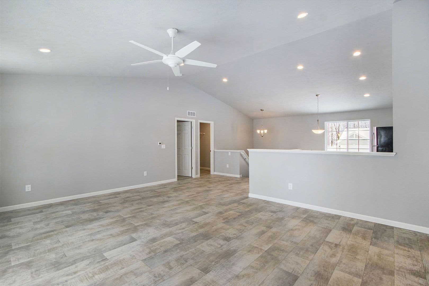 Mattawan House: 25438 Forest Lane