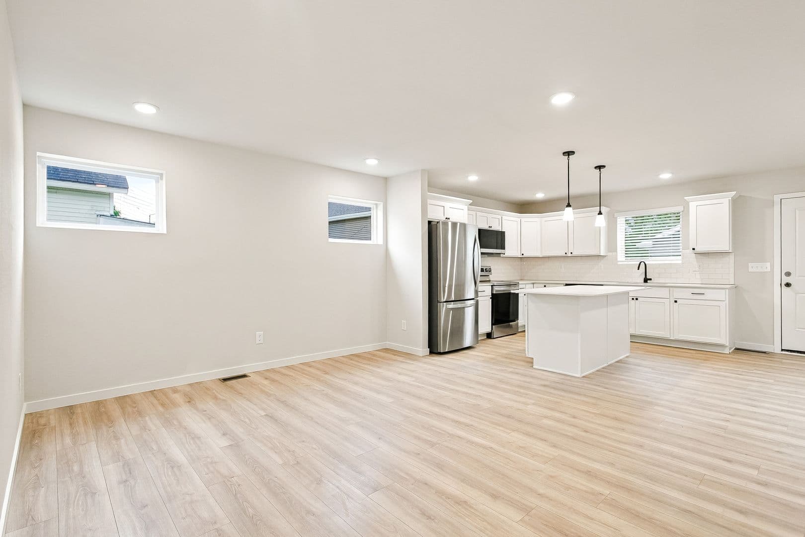 Lansing House: 6123 Tigris Avenue