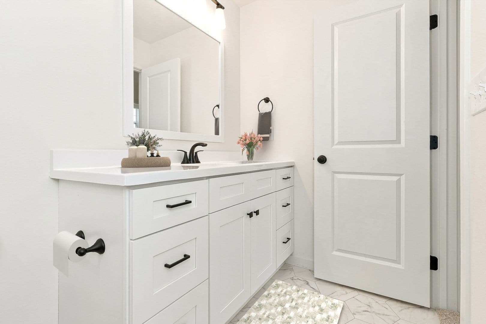 Lansing House: 6130 Aurelius Road