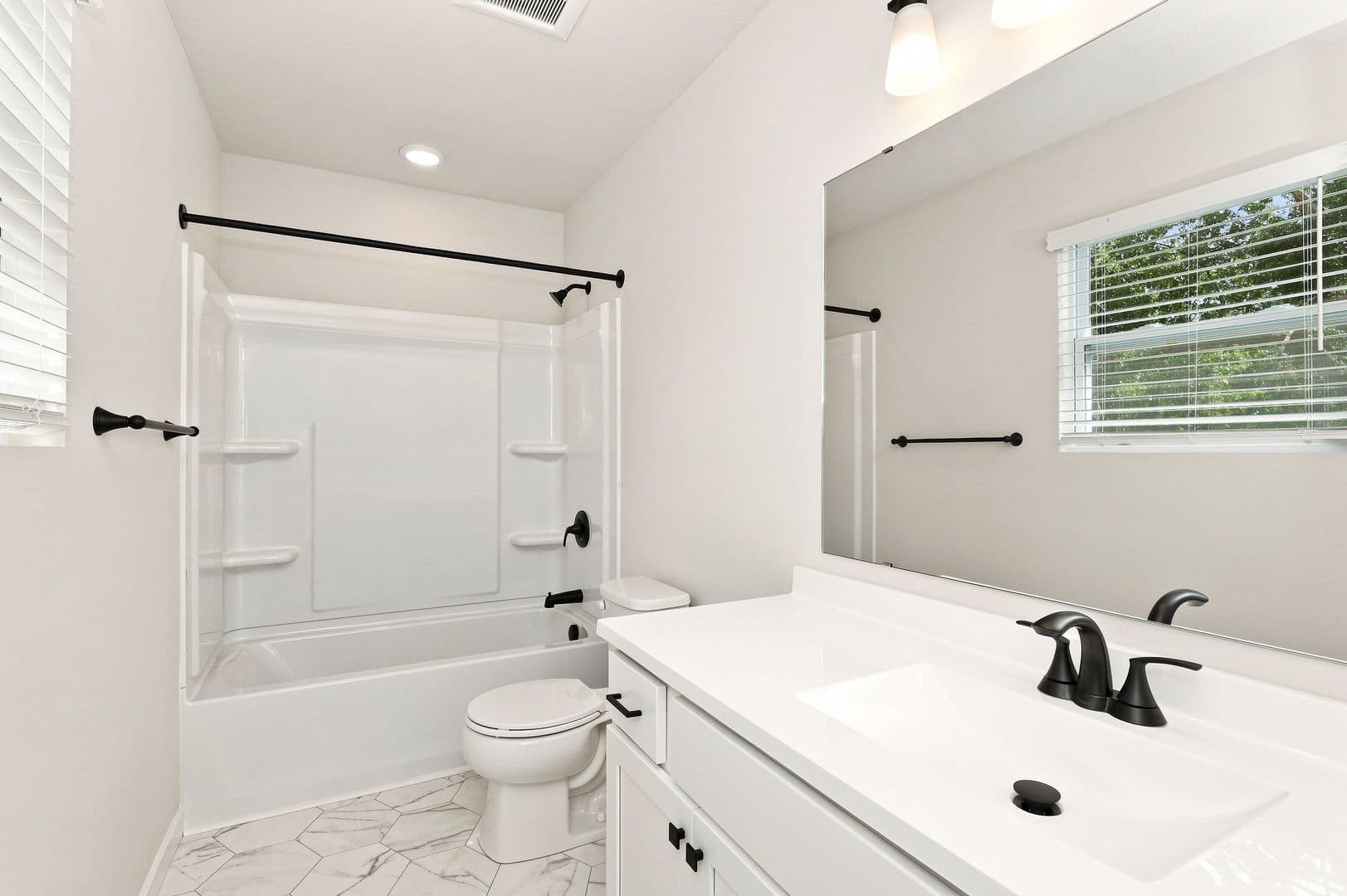 Portage House: 8210 Crestbrook Court