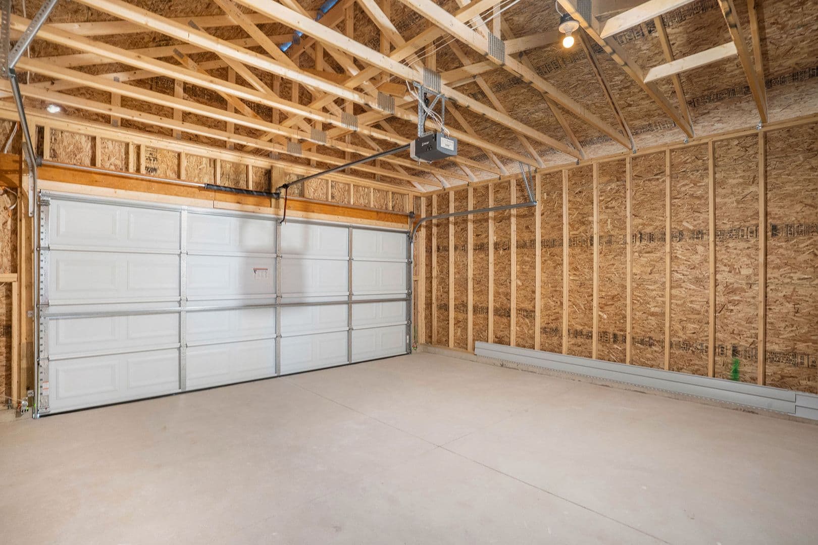 Linden House: 16625 Bedington Dr