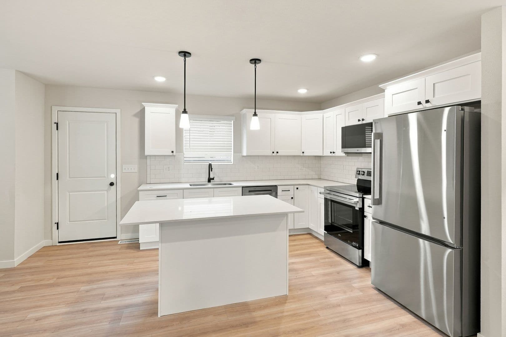 Portage House: 1912 Kingfisher Circle