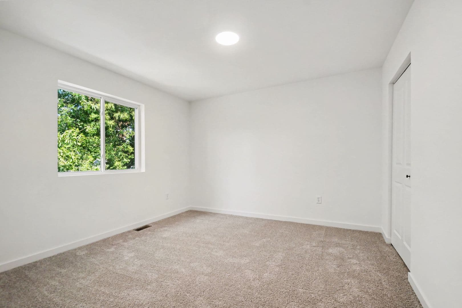 Eaton Rapids House: 614 St. Andrews Drive