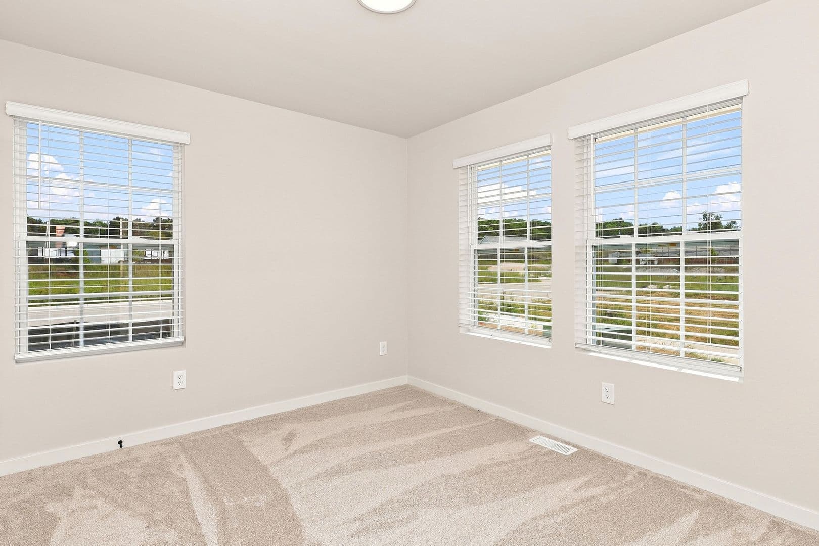 Portage House: 1918 Kingfisher Circle