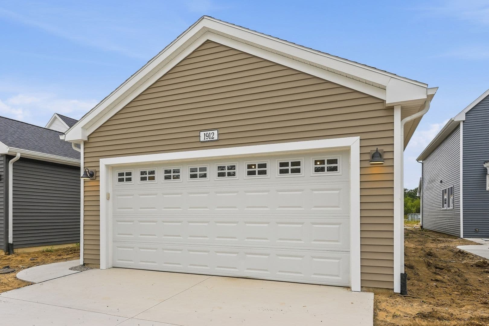 Portage House: 1912 Kingfisher Circle