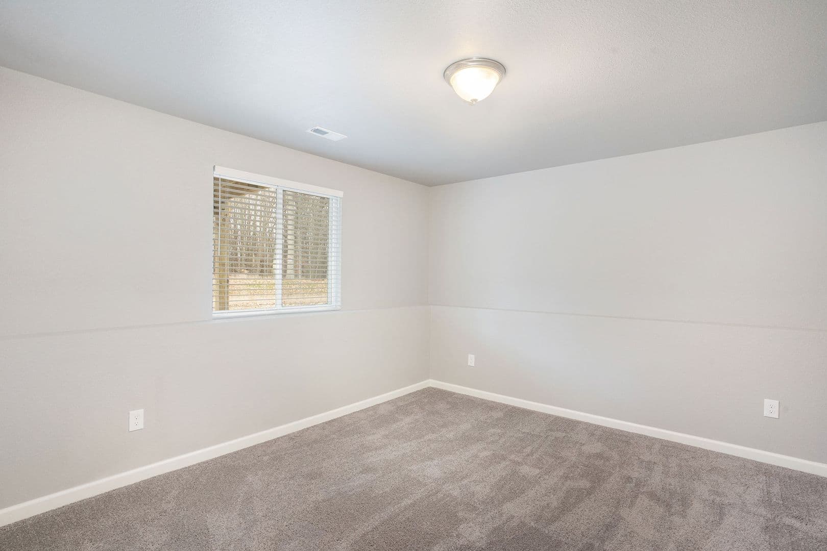Linden House: 16625 Bedington Dr