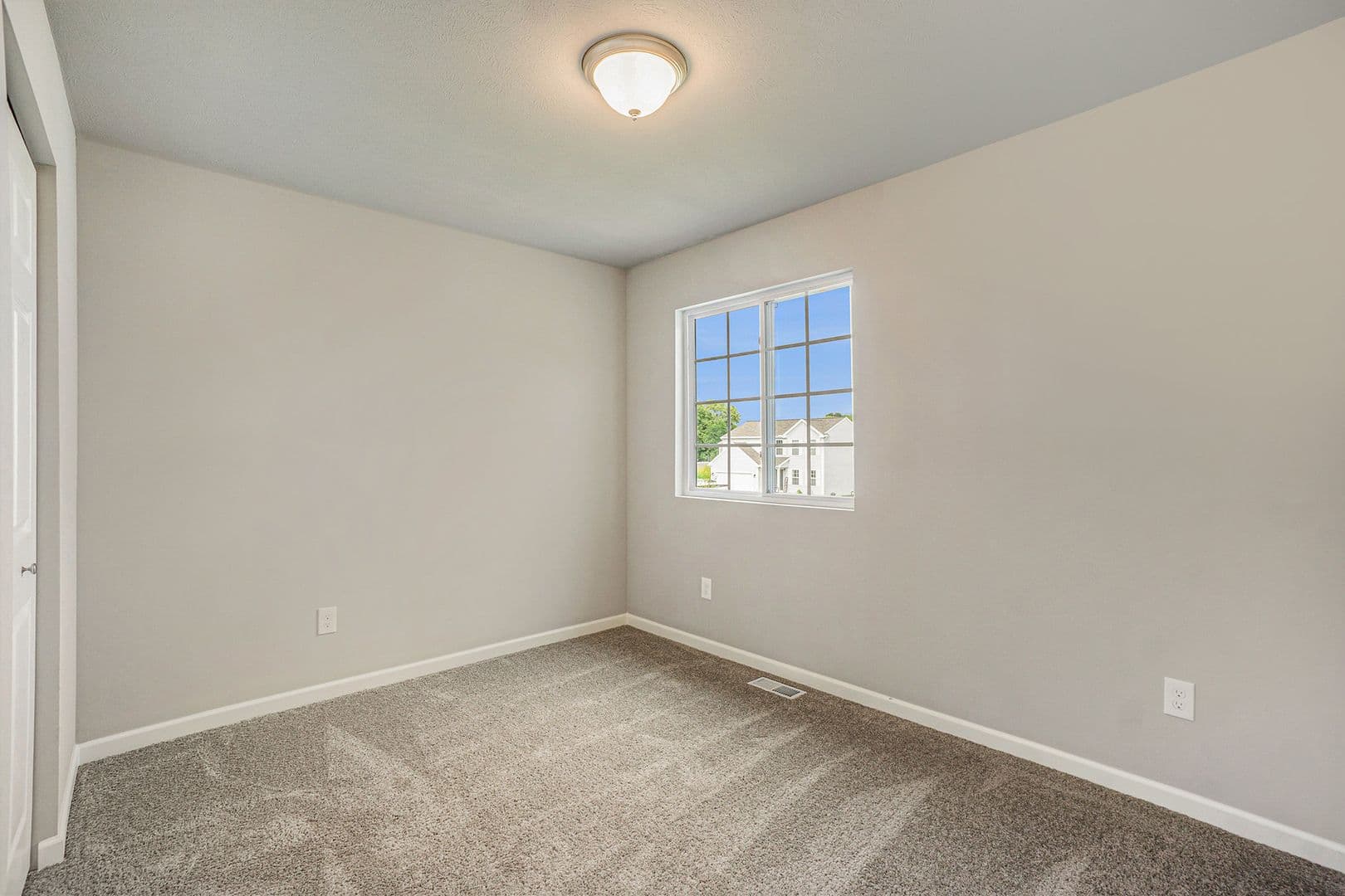 Fowlerville House: 8660 Honey River Drive