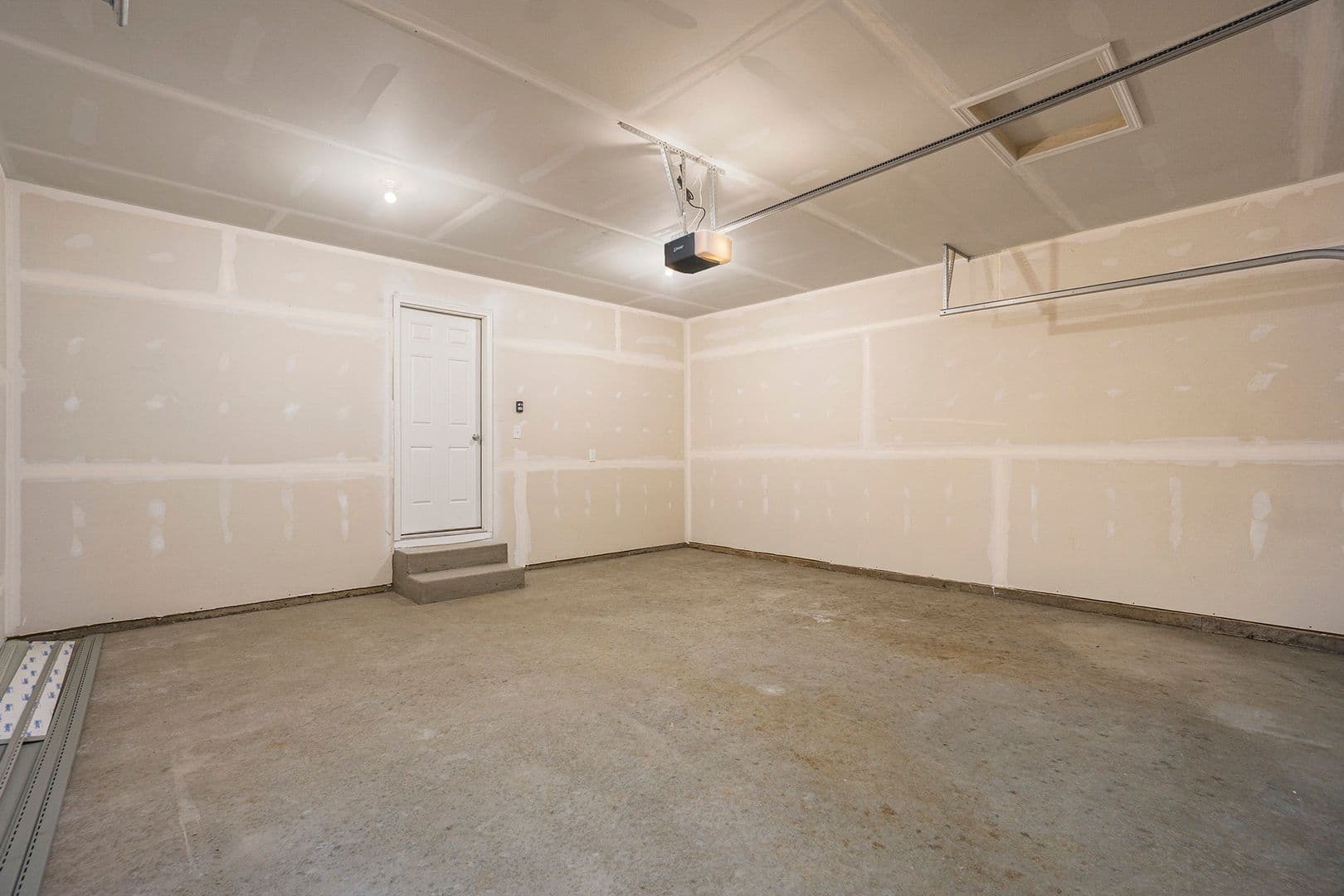 Fowlerville House: 8660 Honey River Drive