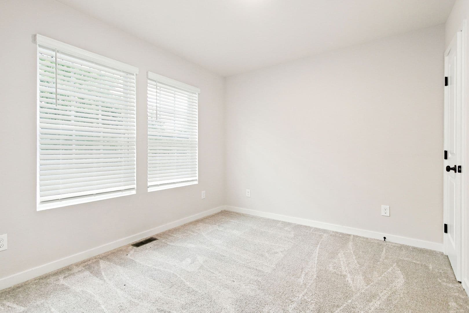 South Bend House: 517 Leland Avenue