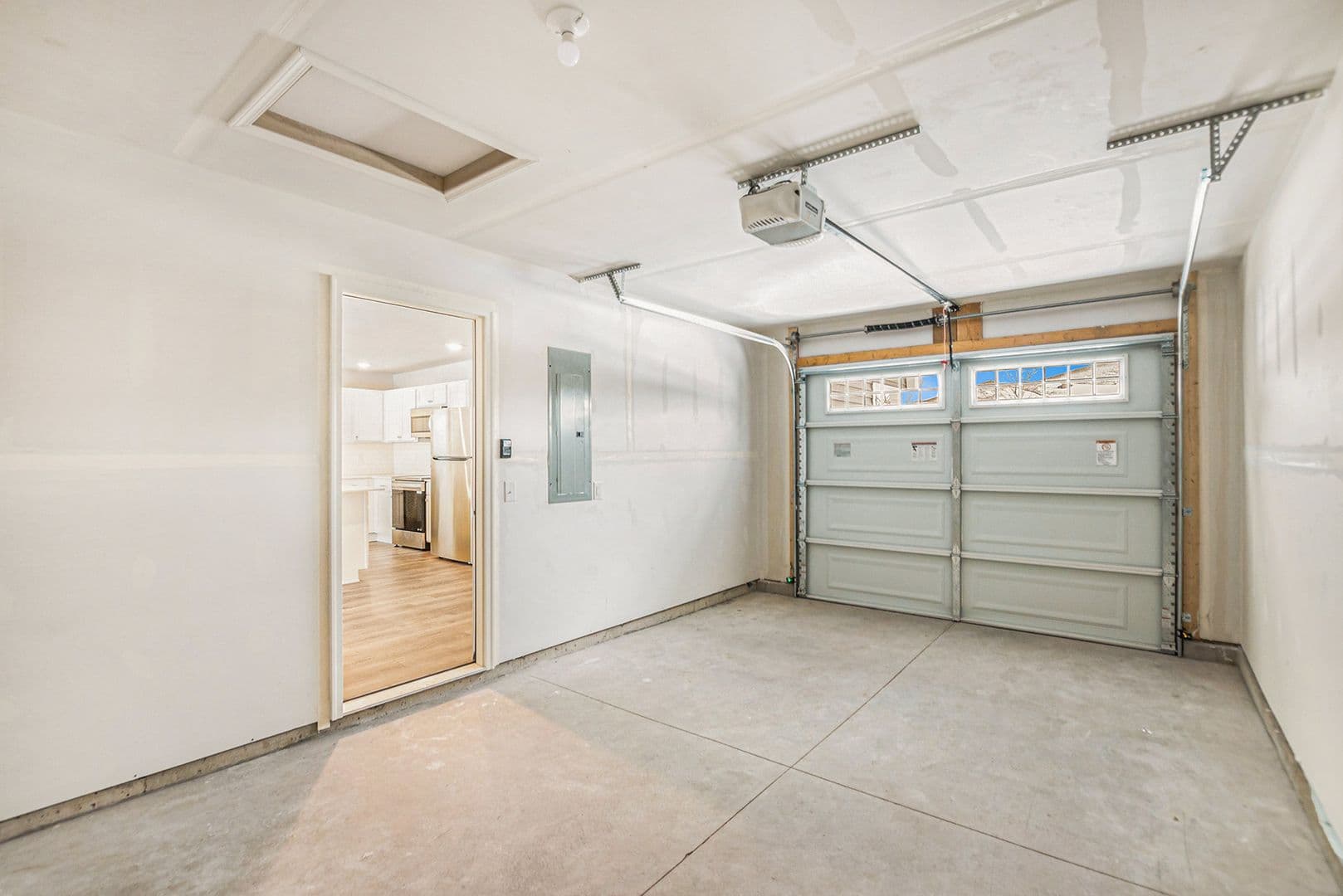 Lansing House: 6132 Tigris Avenue